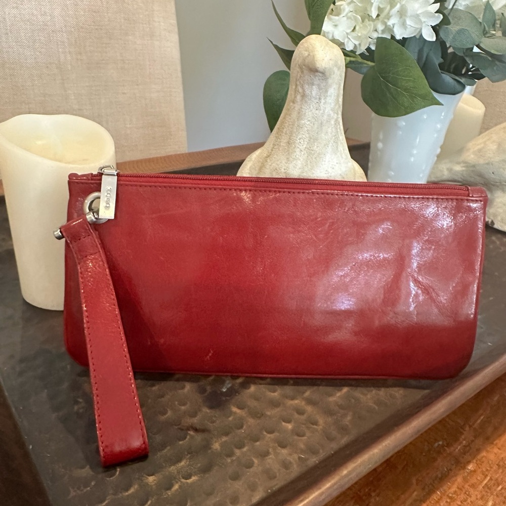 HOBO International Vida Crimson Garnet Genuine Leather Wristlet Clutch Wallet